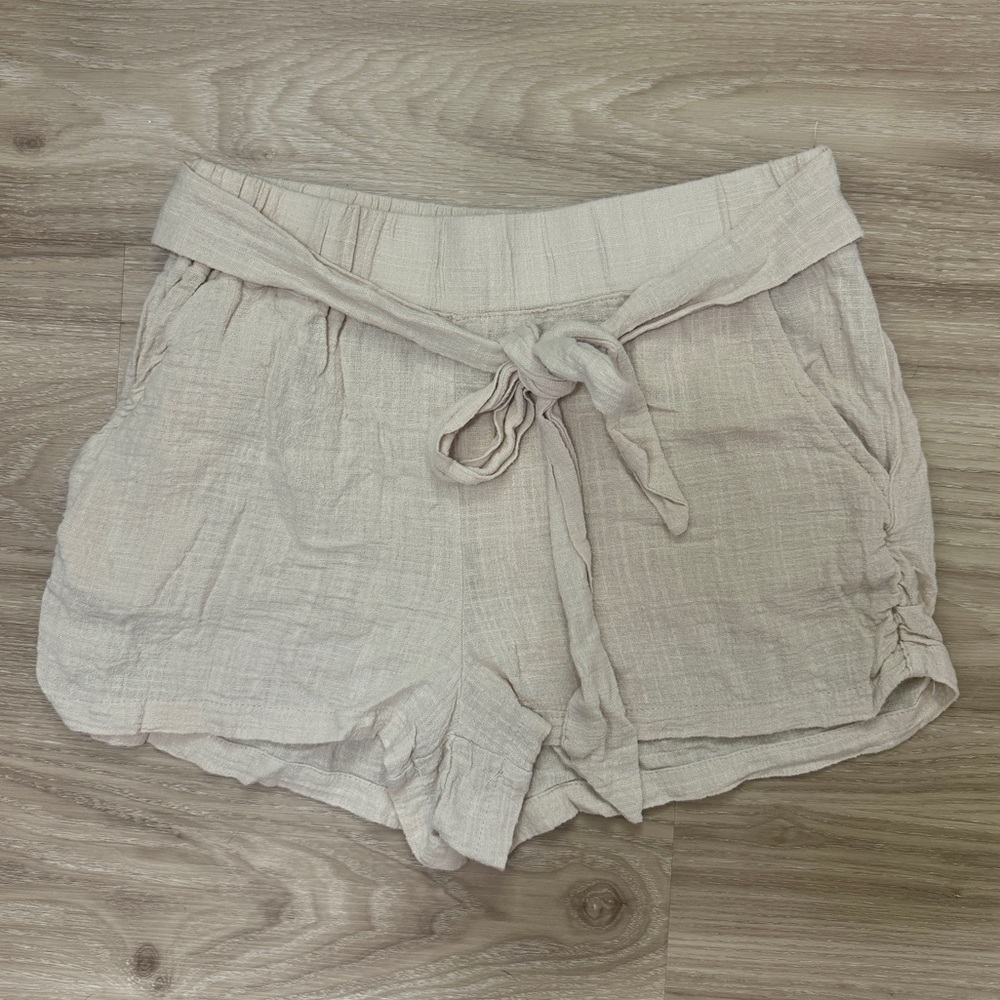 Sincerely Jules Beige Tie-Waist Shorts